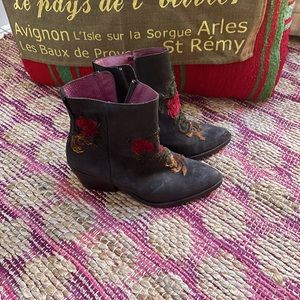 Sundance catalog suede moss green floral zip booties